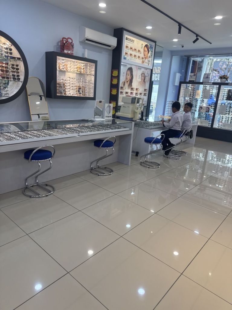 OPTIMUM EYECARE STUDIO (O.E.S)